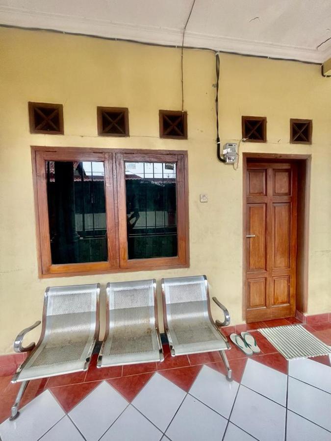 Kost H Hartono Homestay Wisma tamu *